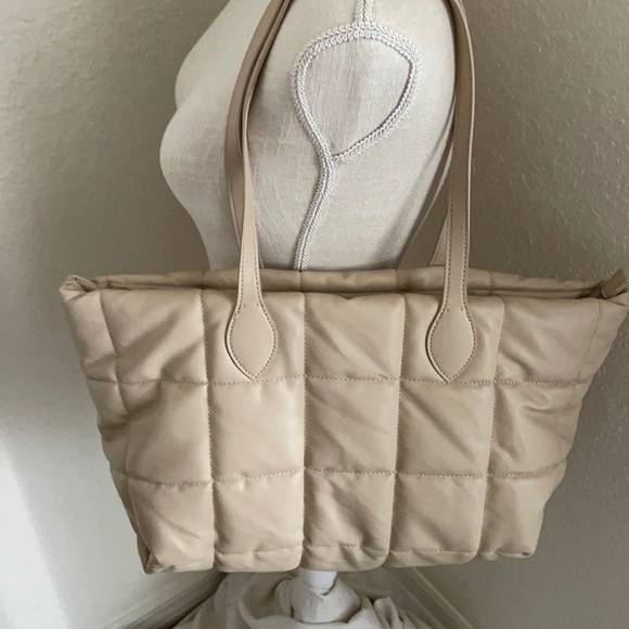 Urban Expressions Certified Vegan Quilted Style Tote Bag - Picture 1 of 10